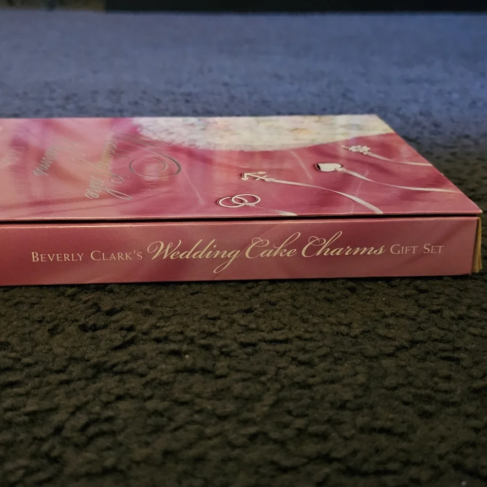 Beverly Clark Heirloom Collection Wedding Cake Charms Gift Set